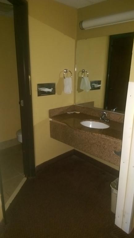 Days Inn & Suites By Wyndham Caseyville 部屋 写真