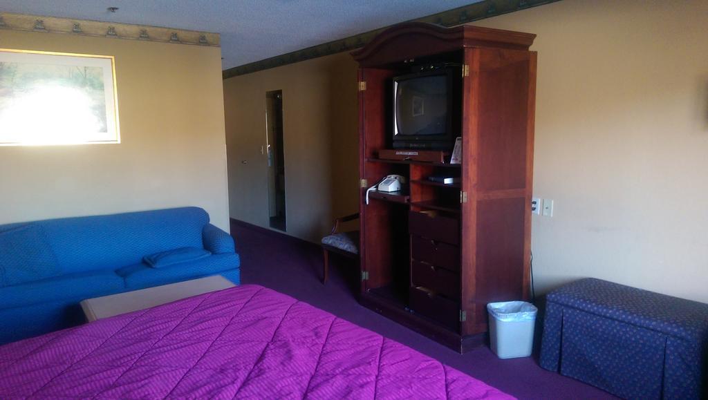 Days Inn & Suites By Wyndham Caseyville 部屋 写真