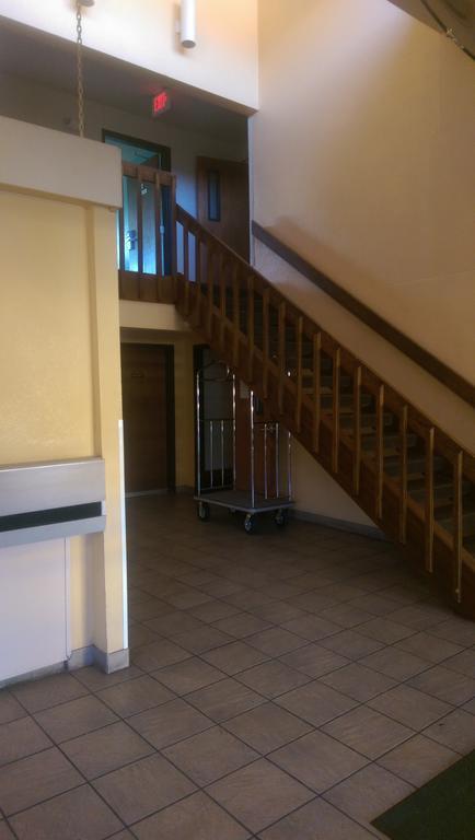Days Inn & Suites By Wyndham Caseyville エクステリア 写真